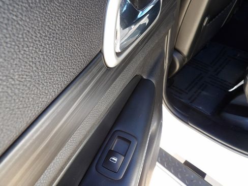 Used 2019 Jeep Grand Cherokee Altitude image 28