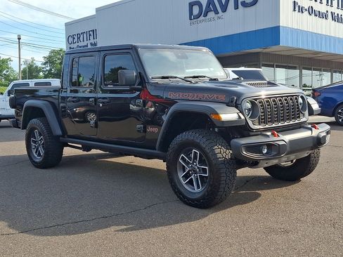 Used 2025 Jeep Gladiator Mojave w/ Safety Group AWD/4WD image 3