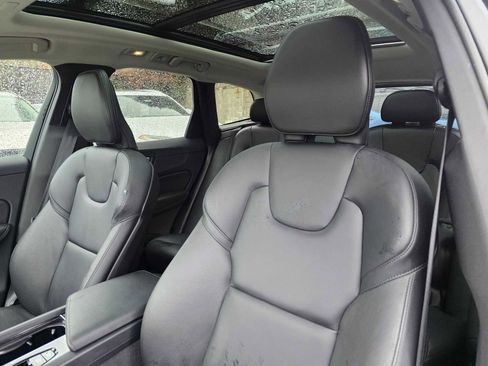 Certified 2025 Volvo XC60 B5 Core w/ Protection Package Premier image 24