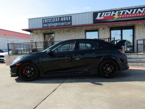 Used 2018 Honda Civic Type R image 2