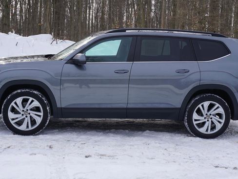 Used 2021 Volkswagen Atlas SE image 2