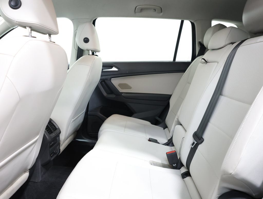 Used 2019 Volkswagen Tiguan SE w/ 3rd Row Seat Package AWD/4WD image 25