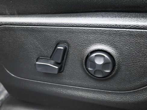 Used 2019 RAM 1500 Big Horn image 12