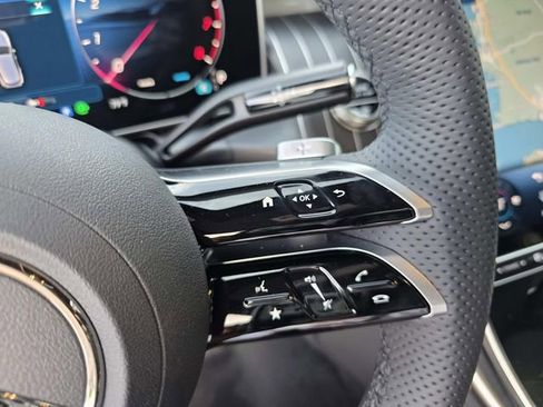 Used 2025 Mercedes-Benz GLC 300 image 9