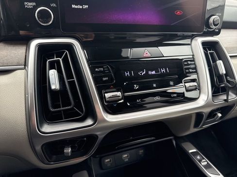 Used 2022 Kia Sorento S w/ Option Group 015 image 28