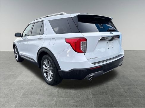 Used 2024 Ford Explorer Limited image 3