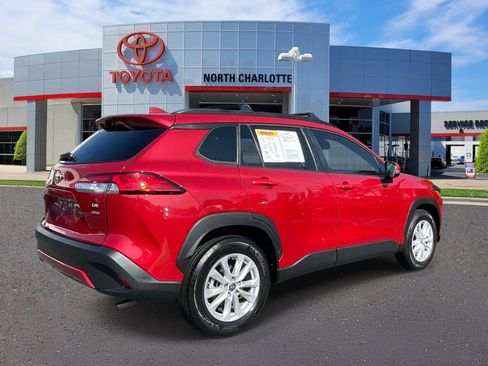 Used 2022 Toyota Corolla Cross LE AWD/4WD image 6
