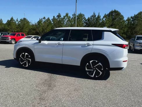 Used 2024 Mitsubishi Outlander SE image 6