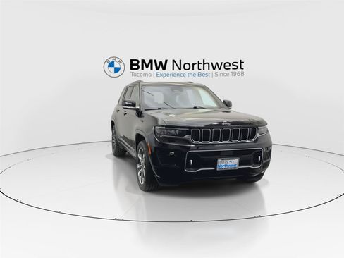 Used 2022 Jeep Grand Cherokee Overland AWD/4WD image 7