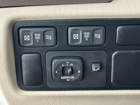 Used 1998 Lexus LX 470 4WD image 26