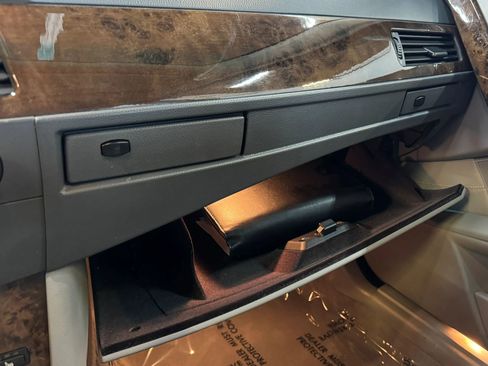 Used 2006 BMW 530xi Wagon image 20