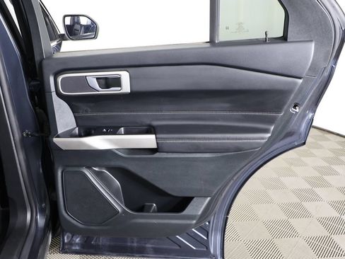 Used 2024 Ford Explorer XLT w/ Equipment Group 202A RWD image 20