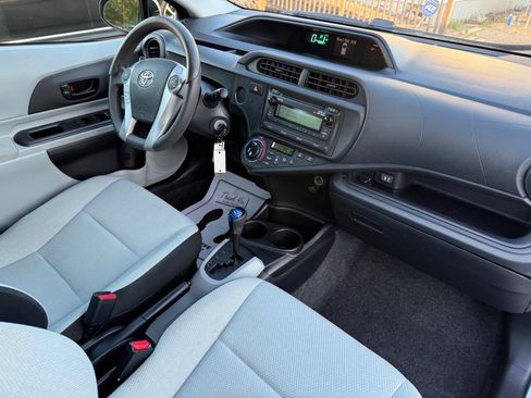 Used 2012 Toyota Prius C One FWD image 11