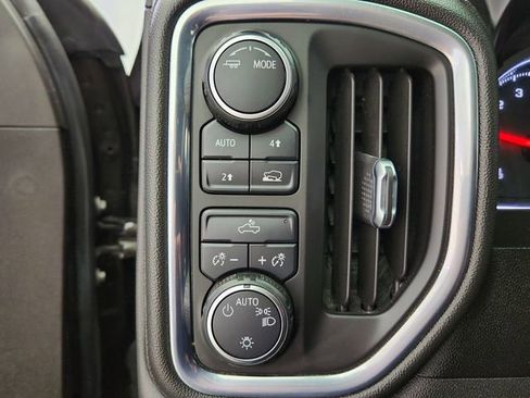 Used 2021 Chevrolet Silverado 1500 LT AWD/4WD image 16
