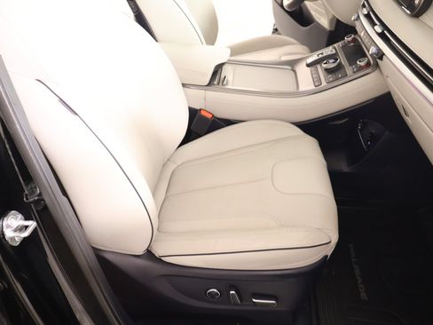 Used 2025 Hyundai Palisade Calligraphy FWD image 15