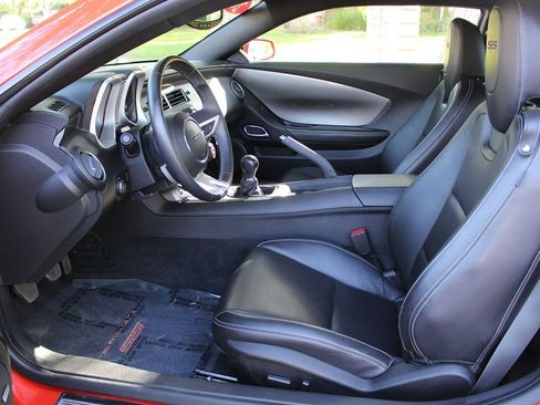 Used 2010 Chevrolet Camaro SS image 8