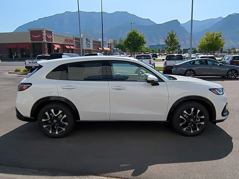 New 2026 Honda HR-V EX-L image 2