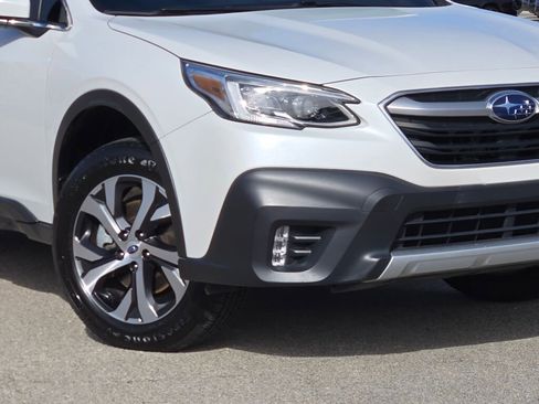 Used 2022 Subaru Outback Limited AWD/4WD image 3