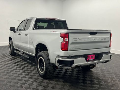 Used 2019 Chevrolet Silverado 1500 Custom w/ Custom Value Package image 3
