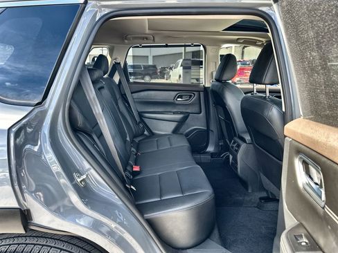 Used 2021 Nissan Rogue SL w/ Premium Package image 27