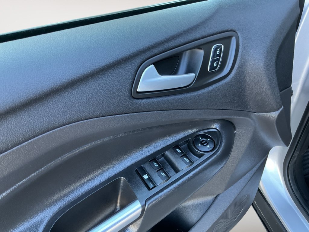 Used 2017 Ford Escape SE AWD/4WD image 14