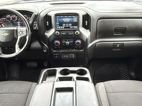 Used 2021 Chevrolet Silverado 1500 LT image 16