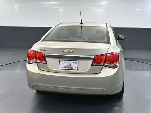Used 2013 Chevrolet Cruze LS FWD image 5