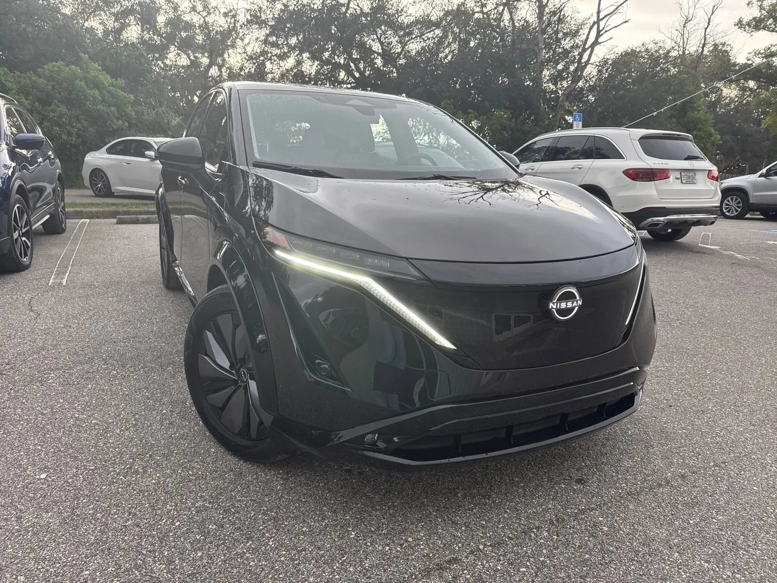 Used 2023 Nissan Ariya AWD image 4