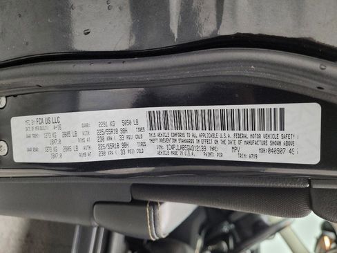 Used 2016 Jeep Cherokee Sport image 33