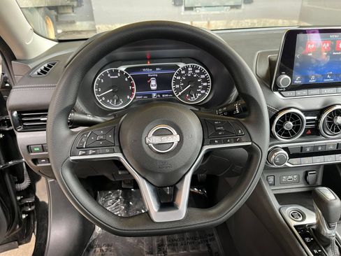 Used 2025 Nissan Sentra SV FWD image 29