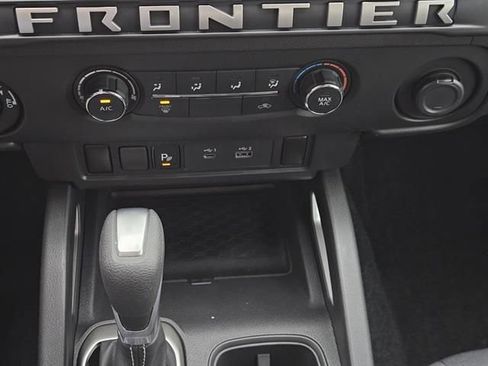 Used 2026 Nissan Frontier SV w/ Tow Package image 14