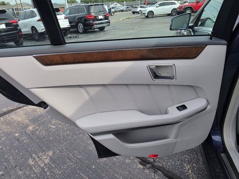 Used 2014 Mercedes-Benz E 350 4MATIC Sedan image 54