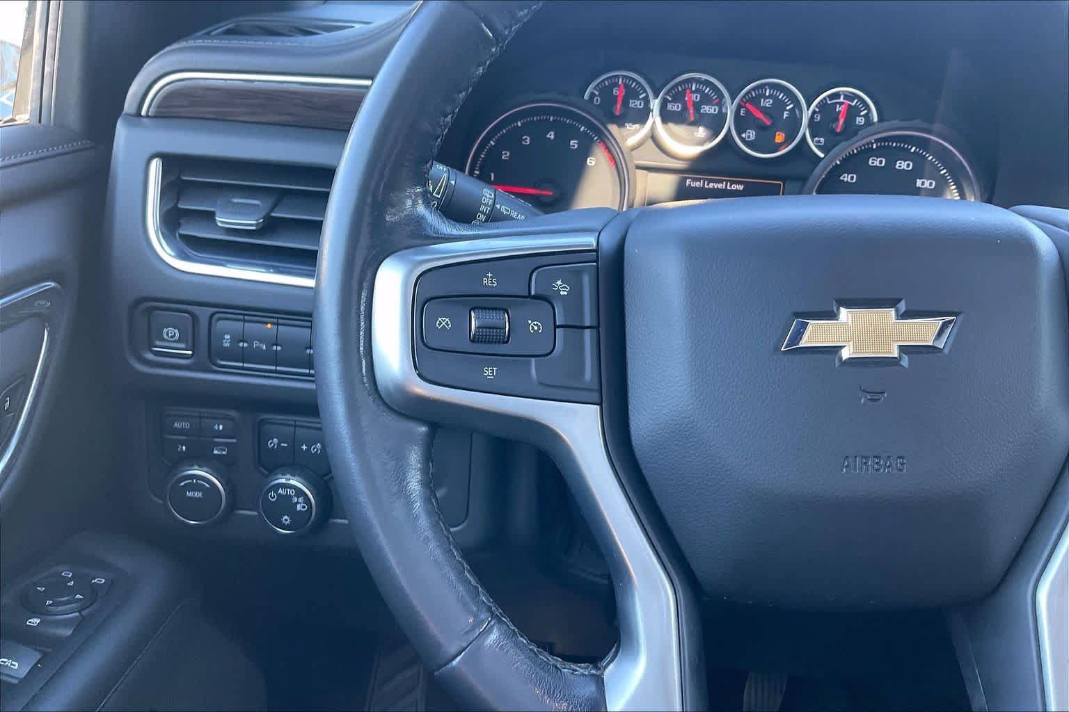 Used 2021 Chevrolet Suburban LT AWD/4WD image 22