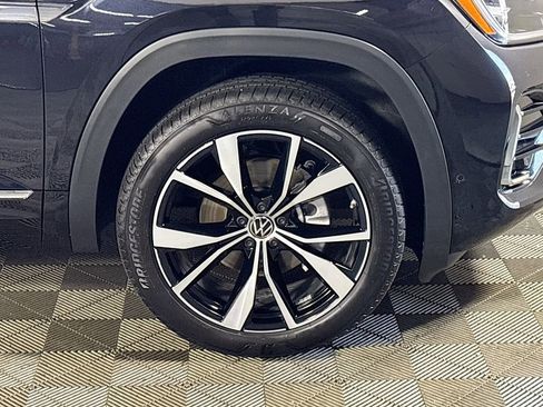 Used 2024 Volkswagen Atlas SEL Premium R-Line AWD/4WD image 24