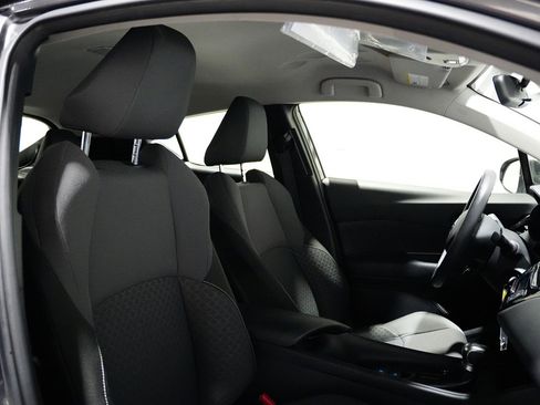 Used 2021 Toyota C-HR LE image 8