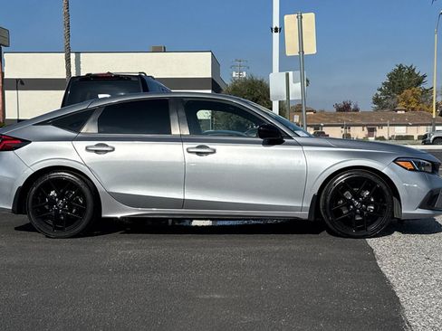 Used 2023 Honda Civic Sport image 7