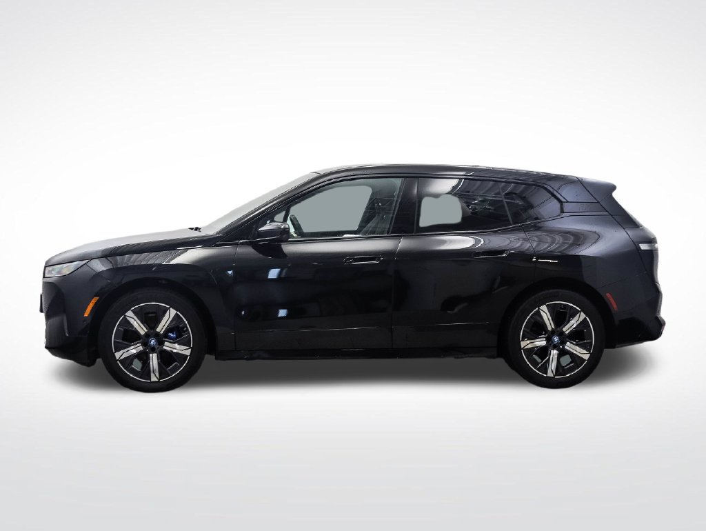 Certified 2024 BMW iX xDrive50 w/ Premium Package AWD/4WD image 2