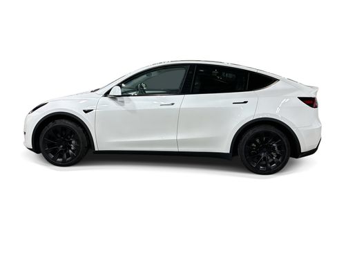 Certified 2023 Tesla Model Y Long Range AWD/4WD image 3