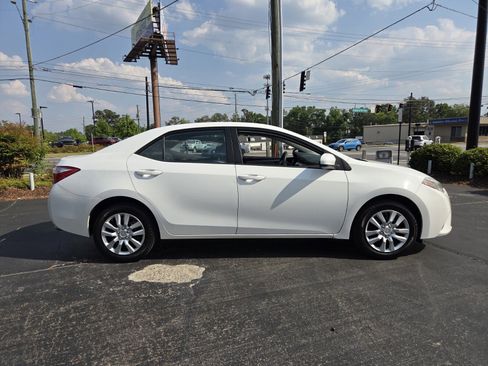 Used 2015 Toyota Corolla LE image 5
