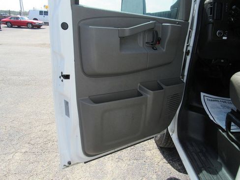 Used 2021 GMC Savana 3500 Extended w/ Power Convenience Package RWD image 22