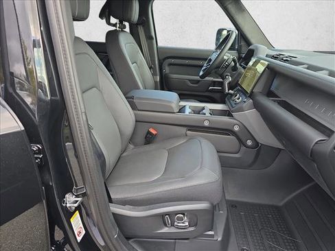 New 2026 Land Rover Defender 130 V8 image 10