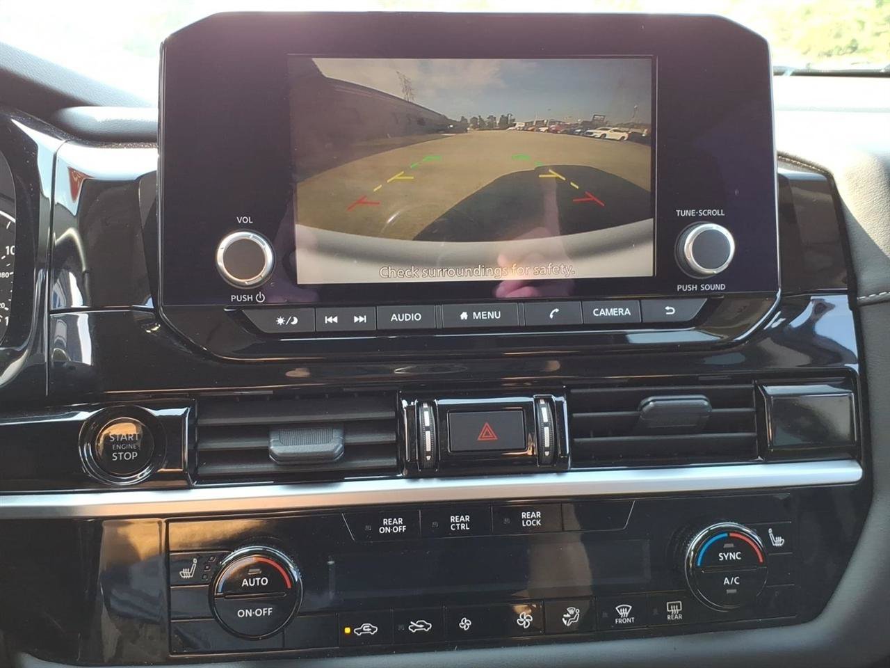 Used 2025 Nissan Pathfinder SV AWD/4WD image 14