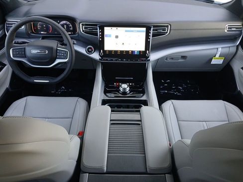 New 2026 Jeep Grand Wagoneer L 2WD image 20