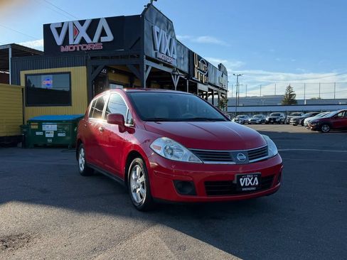 Used 2007 Nissan Versa Hatchback w/ Convenience Pkg FWD image 3