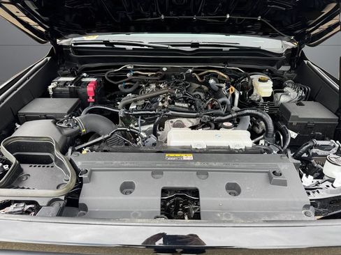 Certified 2025 Toyota Tacoma SR5 AWD/4WD image 20