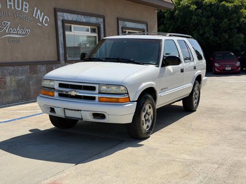 Used 2002 Chevrolet Blazer LS w/ Preferred Equipment Group AWD/4WD image 2