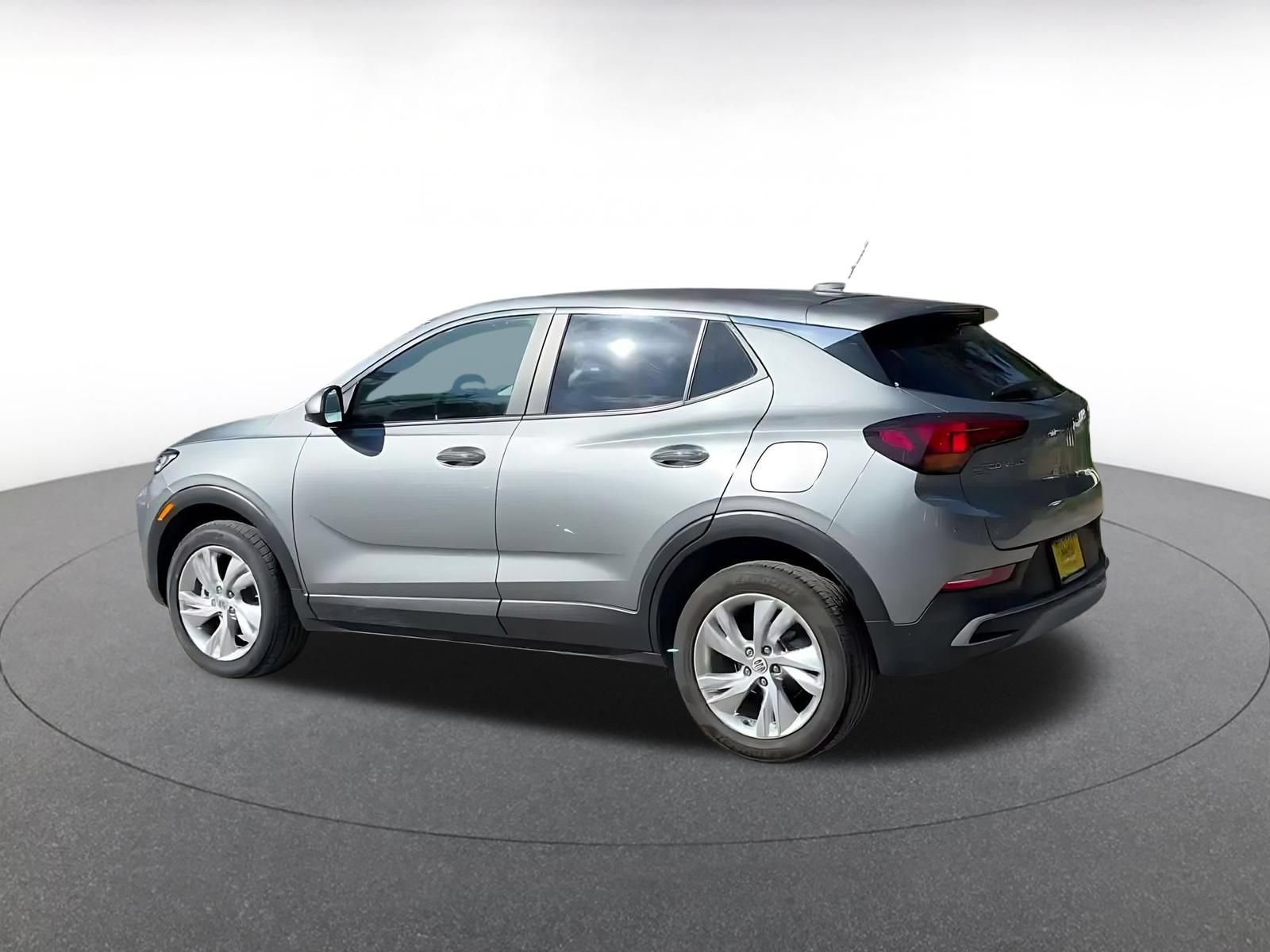 Used 2025 Buick Encore GX Preferred AWD/4WD image 9