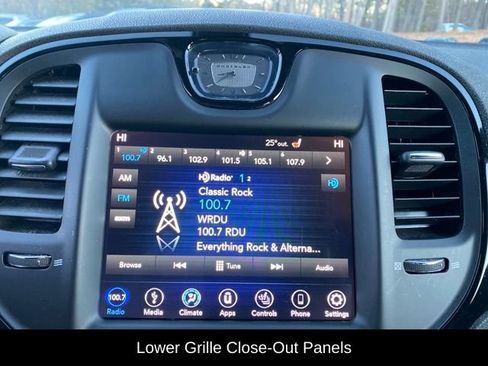 Used 2019 Chrysler 300 S w/ S Model Appearance Package image 12