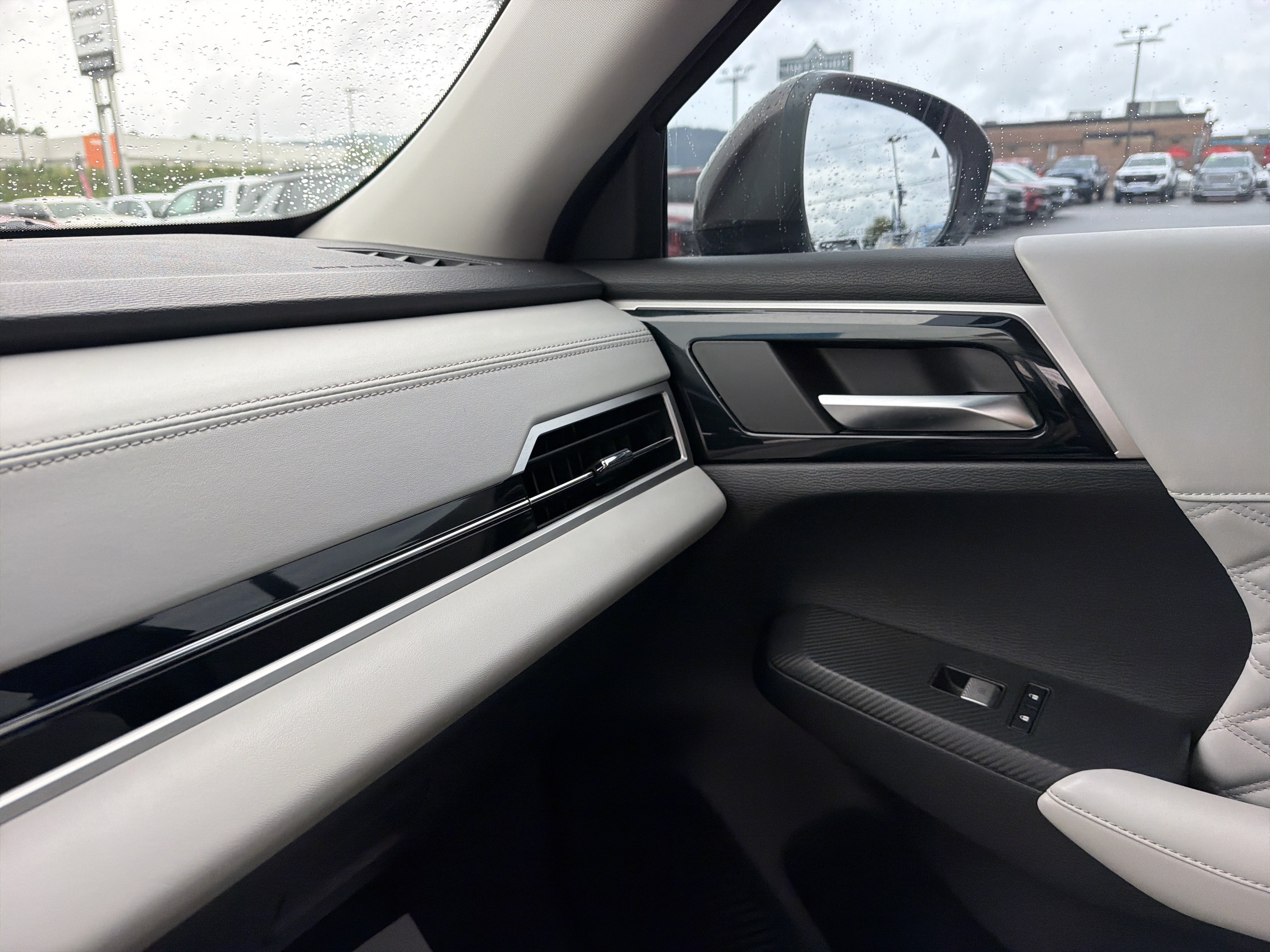 Used 2022 Mitsubishi Outlander SEL AWD/4WD image 22