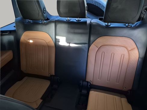 Used 2024 Land Rover Defender 130 X image 26